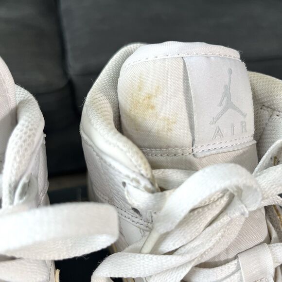 Nike Air Jordan 1 Mid Triple White Basketball Shoes 554724-109 Men's Size 9 - Picture 4 of 12